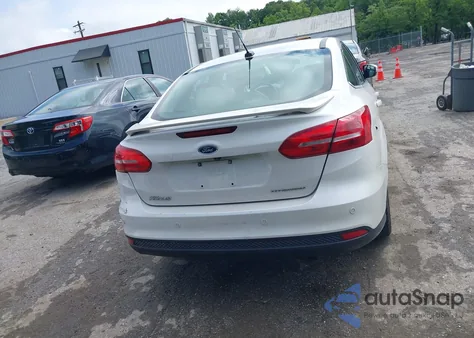 2018 Ford Focus Titanium из США, поврежденный, VIN 1FADP3J22JL314771